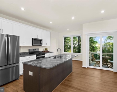 1102 Thomas Trail - Photo Thumbnail 13