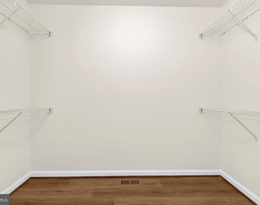 1102 Thomas Trail - Photo Thumbnail 35