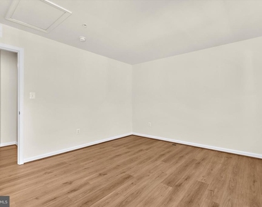 1102 Thomas Trail - Photo Thumbnail 30