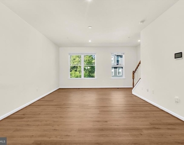 1102 Thomas Trail - Photo Thumbnail 23