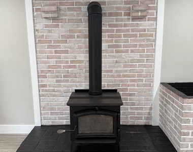453 Walnut Drive - Photo Thumbnail 5