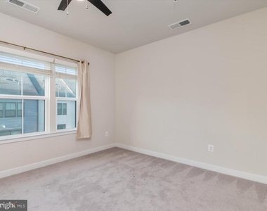 559 Levanna Lane - Photo Thumbnail 25