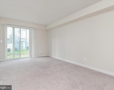 559 Levanna Lane - Photo Thumbnail 7