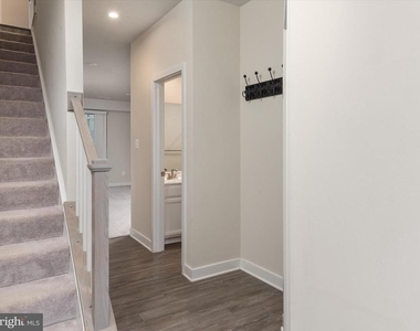 559 Levanna Lane - Photo Thumbnail 3