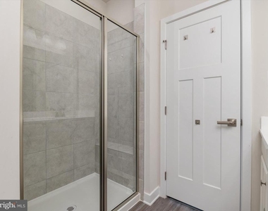 559 Levanna Lane - Photo Thumbnail 28
