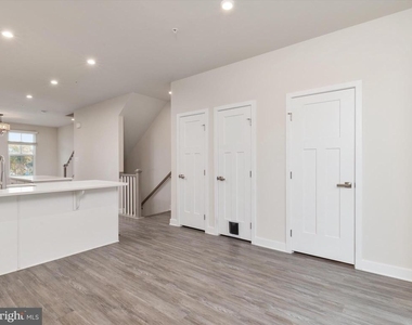 559 Levanna Lane - Photo Thumbnail 19