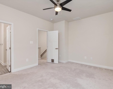 559 Levanna Lane - Photo Thumbnail 24