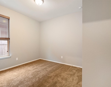 12401 Franklin D Roosevelt St - Photo Thumbnail 25