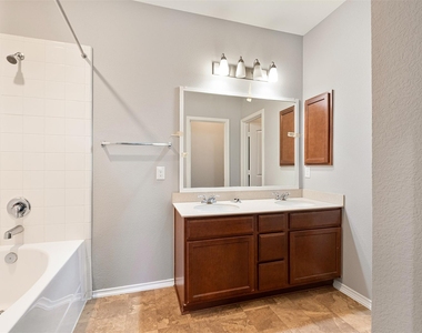 12401 Franklin D Roosevelt St - Photo Thumbnail 18