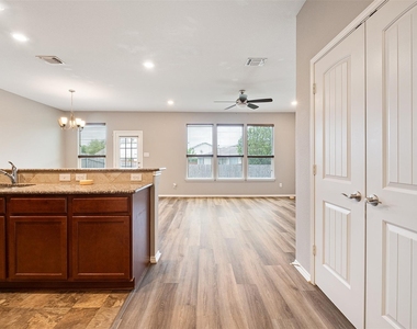 12401 Franklin D Roosevelt St - Photo Thumbnail 7