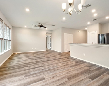 12401 Franklin D Roosevelt St - Photo Thumbnail 6
