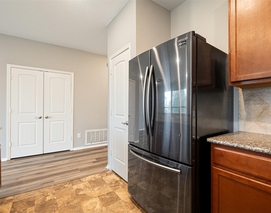 12401 Franklin D Roosevelt St - Photo Thumbnail 4