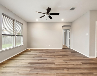 12401 Franklin D Roosevelt St - Photo Thumbnail 11