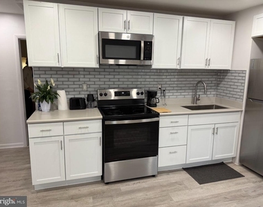 10 W Burton Avenue - Photo Thumbnail 1