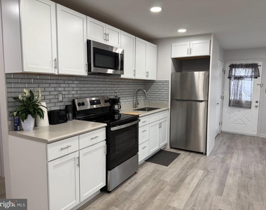 10 W Burton Avenue - Photo Thumbnail 2