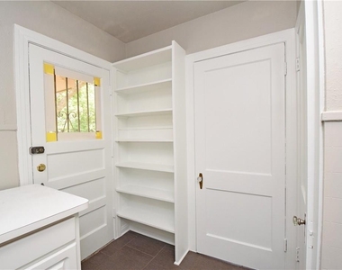 3701 Werner Ave - Photo Thumbnail 10