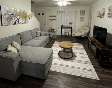 45 Meadow Wood Lane - Photo Thumbnail 4