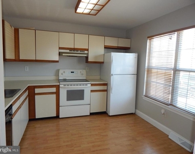 324 Stone Brook Place - Photo Thumbnail 5