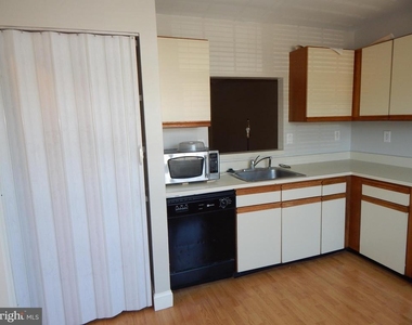 324 Stone Brook Place - Photo Thumbnail 6