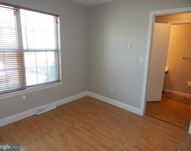 324 Stone Brook Place - Photo Thumbnail 7