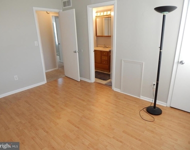 324 Stone Brook Place - Photo Thumbnail 18