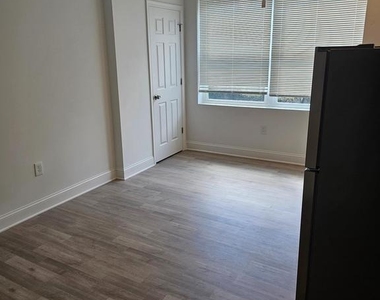 3929 4th Street Se - Photo Thumbnail 3
