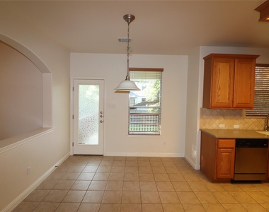 806 Zappa Dr - Photo Thumbnail 15