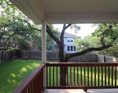 806 Zappa Dr - Photo Thumbnail 14