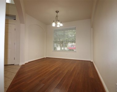 806 Zappa Dr - Photo Thumbnail 20