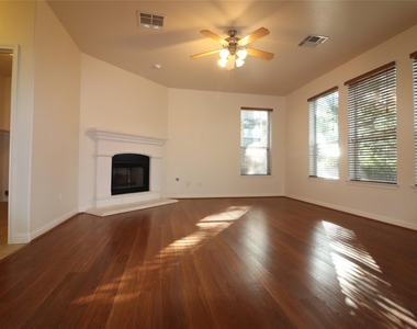 806 Zappa Dr - Photo Thumbnail 18