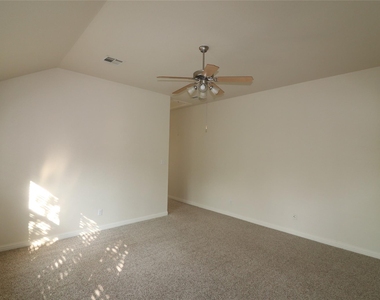 806 Zappa Dr - Photo Thumbnail 9