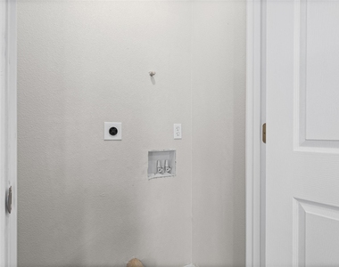 2615 Ektom Dr - Photo Thumbnail 15