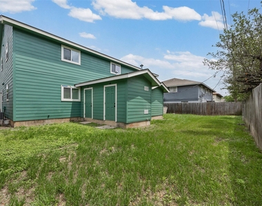 2615 Ektom Dr - Photo Thumbnail 16