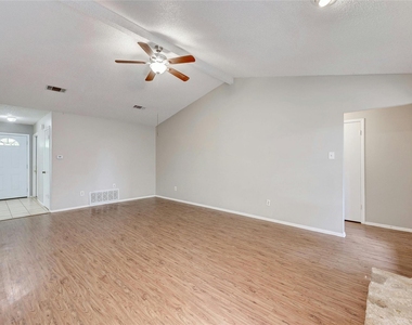 12601 Europa Ln - Photo Thumbnail 7