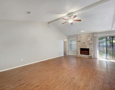 12601 Europa Ln - Photo Thumbnail 4