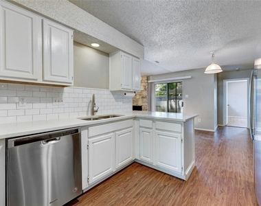 12601 Europa Ln - Photo Thumbnail 13
