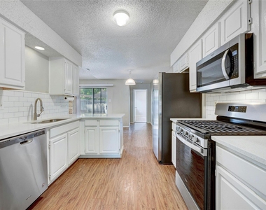 12601 Europa Ln - Photo Thumbnail 11