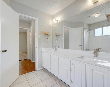 12601 Europa Ln - Photo Thumbnail 16