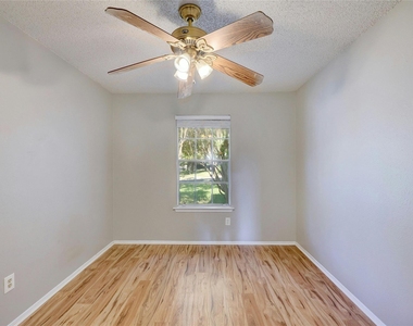 12601 Europa Ln - Photo Thumbnail 18