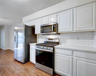 12601 Europa Ln - Photo Thumbnail 12