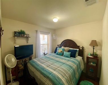 14420 Cummins Way - Photo Thumbnail 9