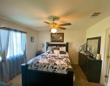 14420 Cummins Way - Photo Thumbnail 11