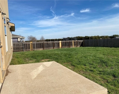 804 Sherry Dr - Photo Thumbnail 24
