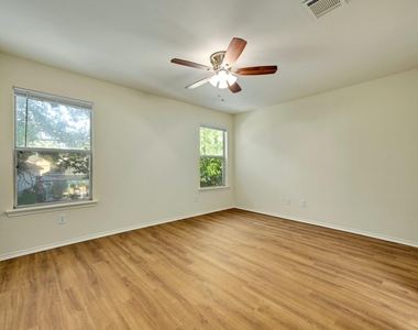 1531 Parkfield Cir - Photo Thumbnail 11
