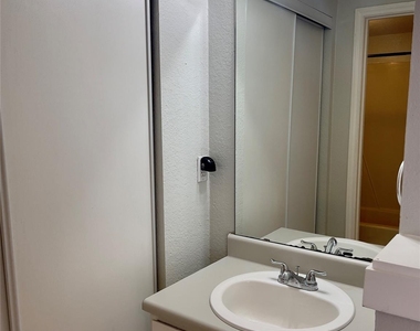 513 South Park Dr - Photo Thumbnail 8