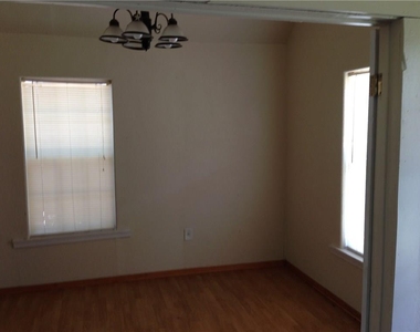 1704 Tillery St - Photo Thumbnail 4