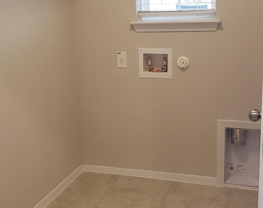 5612 Respinto Dr - Photo Thumbnail 5