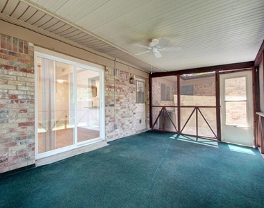 8516 Hathaway Dr - Photo Thumbnail 16