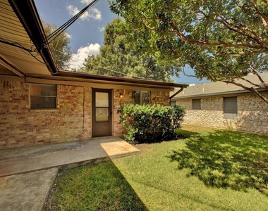 8516 Hathaway Dr - Photo Thumbnail 3