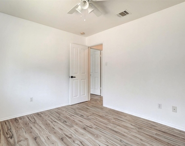 1305 Four Cabin Ct - Photo Thumbnail 32